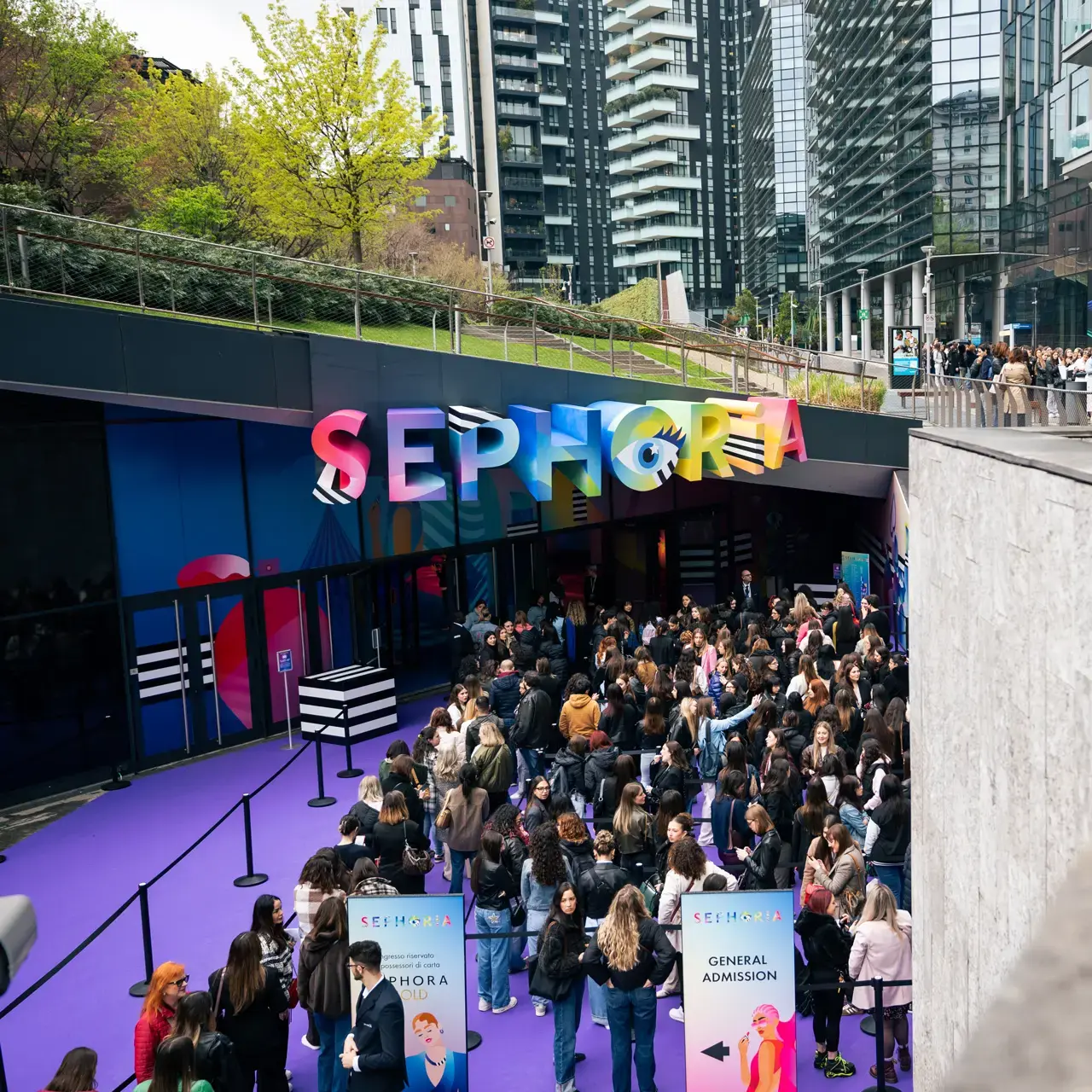 SEPHORA – 34 brand stations, exclusive masterclasses, service areas and product previews